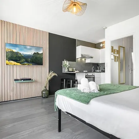 Apartament Homey Garden - Parking Gratuit, Balcon, Proche Tram, Netflix Ambilly