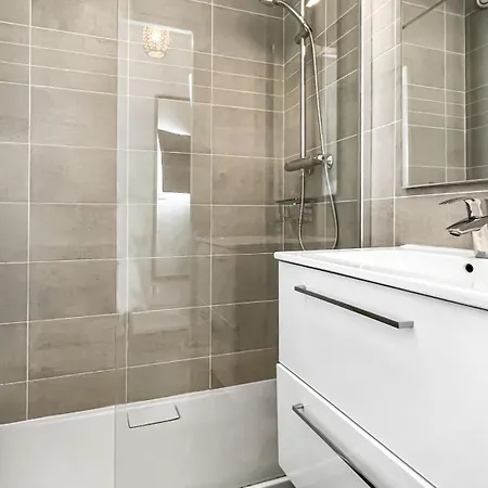 Apartment Homey Garden - Parking Gratuit, Balcon, Proche Tram, Netflix Ambilly