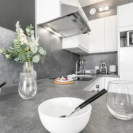 Homey Garden - Parking Gratuit, Balcon, Proche Tram, Netflix 앵빌리