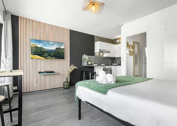 Apartament Homey Garden - Parking Gratuit, Balcon, Proche Tram, Netflix Ambilly