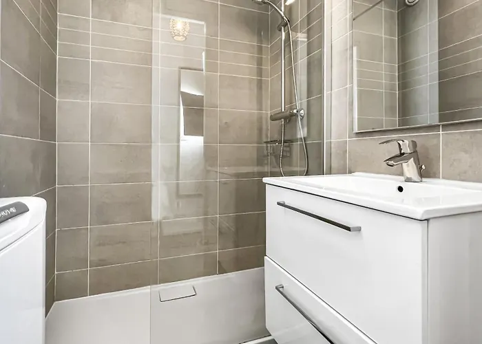 Apartament Homey Garden - Parking Gratuit, Balcon, Proche Tram, Netflix Ambilly
