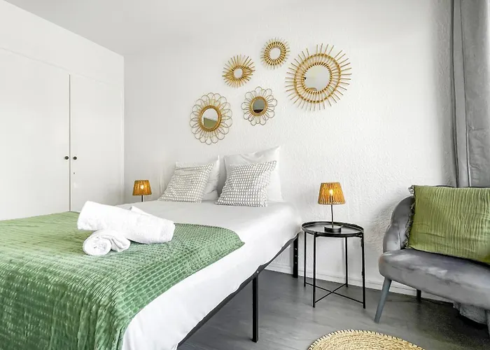 Homey Garden - Parking Gratuit, Balcon, Proche Tram, Netflix Ambilly