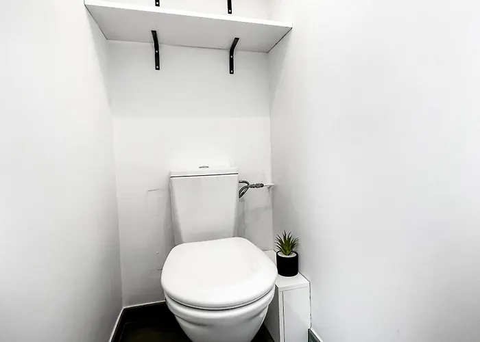 Homey Garden - Parking Gratuit, Balcon, Proche Tram, Netflix * Ambilly